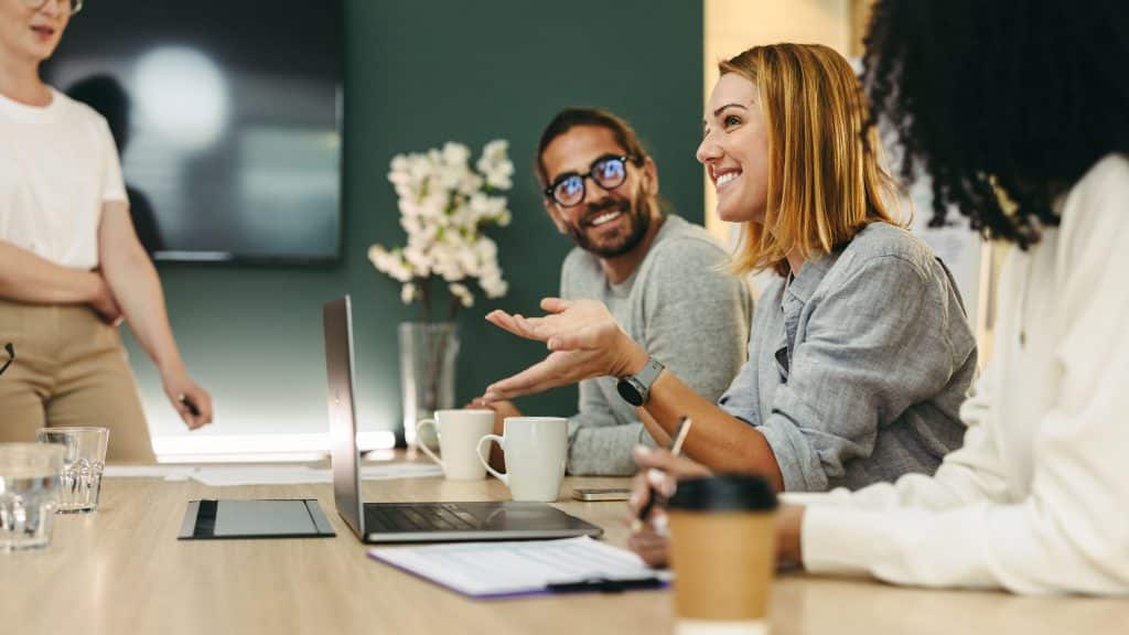 HR and HCM software for UK businesses with 200 to 1,000 employees